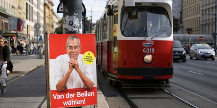 Austrijanci danas biraju predsednika, Van der Belen pobeđuje u prvom krugu?