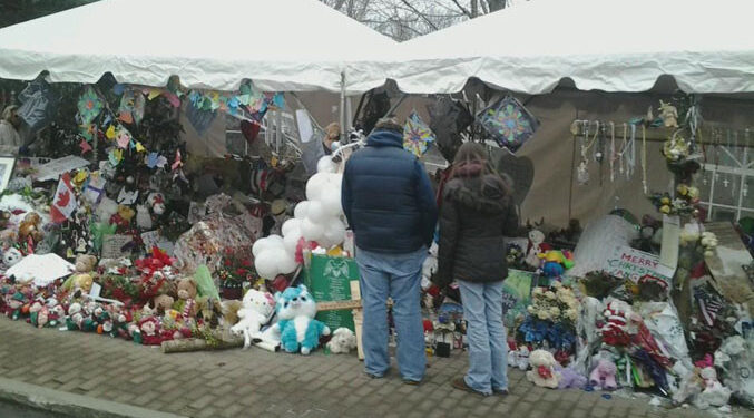 Teoretičar zavere kažnjen sa 965 miliona dolara