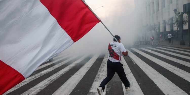 Peru: Protesti protiv predsednika Pedra Kastilja