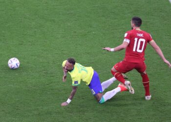 Tite: Prestanite sa grubim faulovima nad Nejmarom!