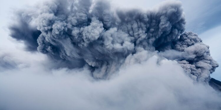Na Havajima erupcija najvećeg aktivnog vulkana Mauna Loa
