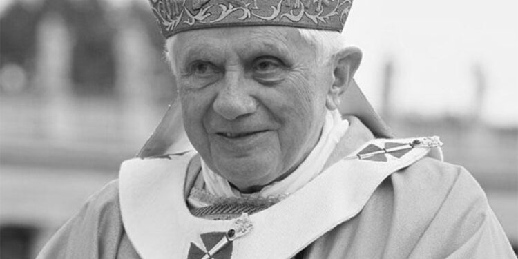 Preminuo bivši papa Benedikt XVI