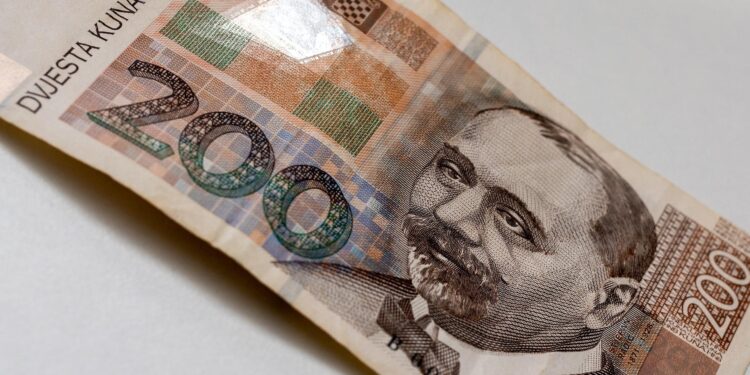 Hrvatska kuna ide u istoriju, 500 miliona komada novčanica u mašinama za sečenje