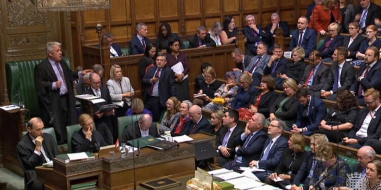 Britanski poslanici putuju službeno u inostranstvo da se opijaju i posete bordel