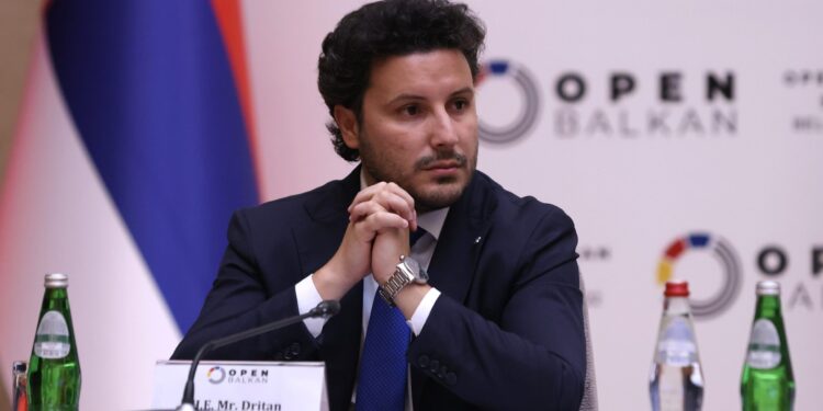 Abazović: Aktuelna vlada će trajati dok se ne formira neka druga