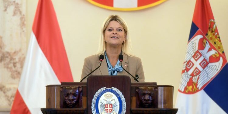 Ministarka odbrane Austrije: Ne mogu se isključiti raketni napadi na Evropu