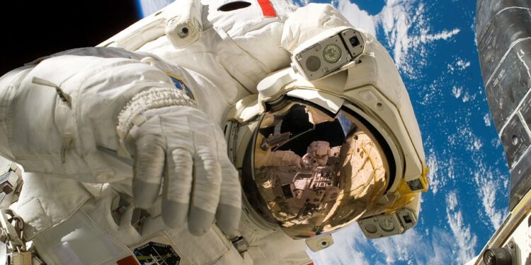 Povratak dva ruska i američkog astronauta sa MSS odložen za septembar