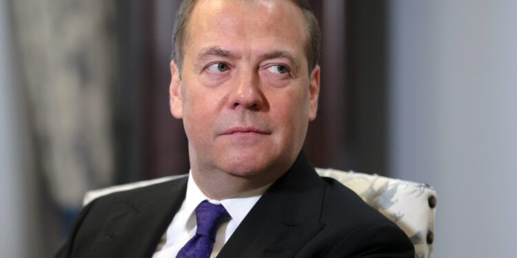 Medvedev: Zapad je besan i to je dobro
