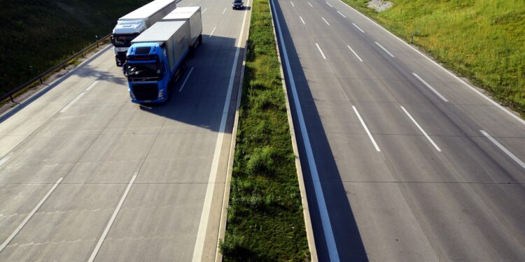 AMSS: Saobraćaj na autoputevima i glavnim putnim pravcima bez zastoja