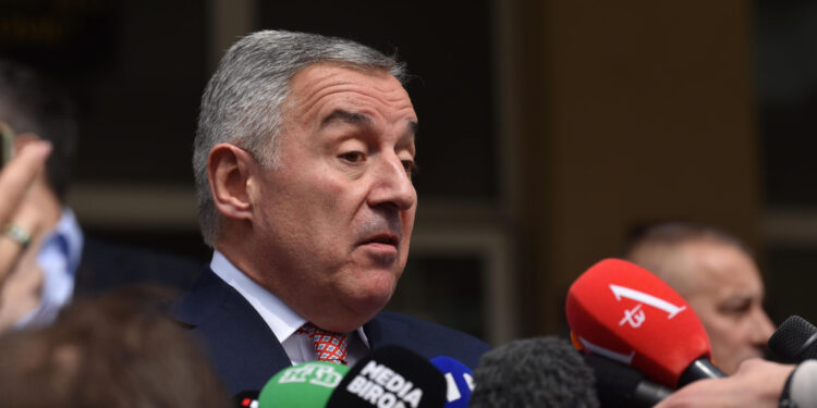 Oglasio se Milo Đukanović nakon što je izgubio na izborima