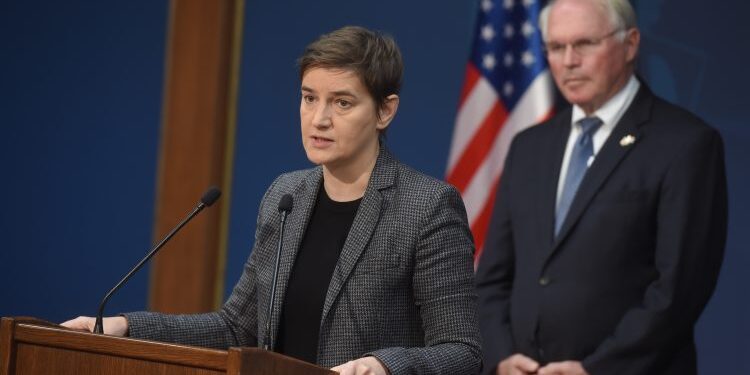 Brnabić sutra u Zagrebu sa Plenkovićem, potom na skupštini SNV