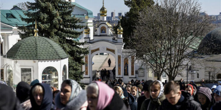 Situacija u Kijevsko-pečerskoj lavri stabilna nakon dojave o miniranju, vernicima dozvoljen ulazak