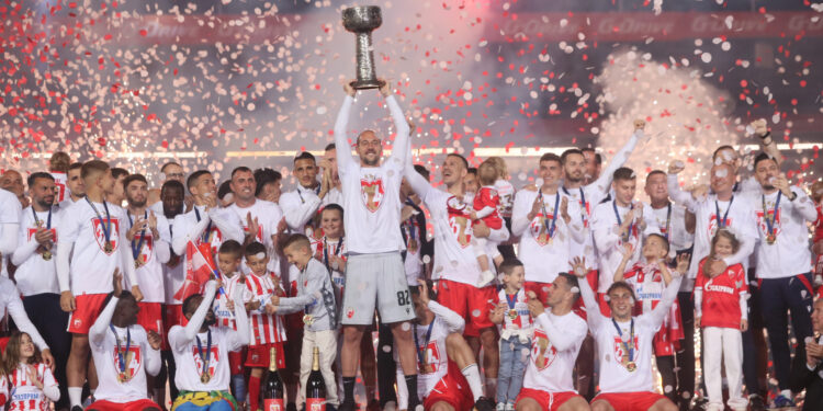 Fudbaleri Zvezde remizirali protiv Novog Pazara na proslavi 34. titule