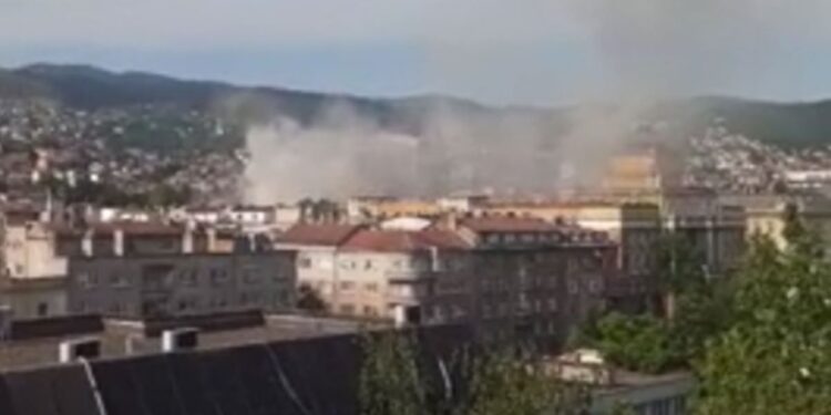 Gori centralni zatvor u Sarajevu, vatra zahvatila i sud (VIDEO)