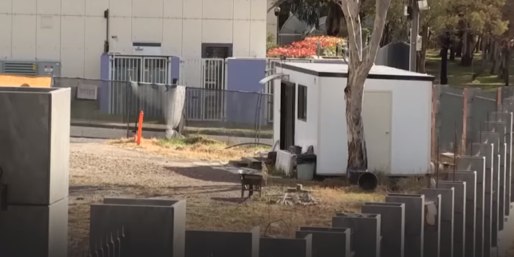 Rusi ne napuštaju plac u Kanberi