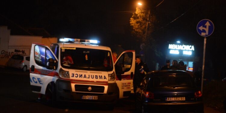 Hitna: U tuči jedna osoba lakše povređena, u saobraćajnim nesrećama osam osoba