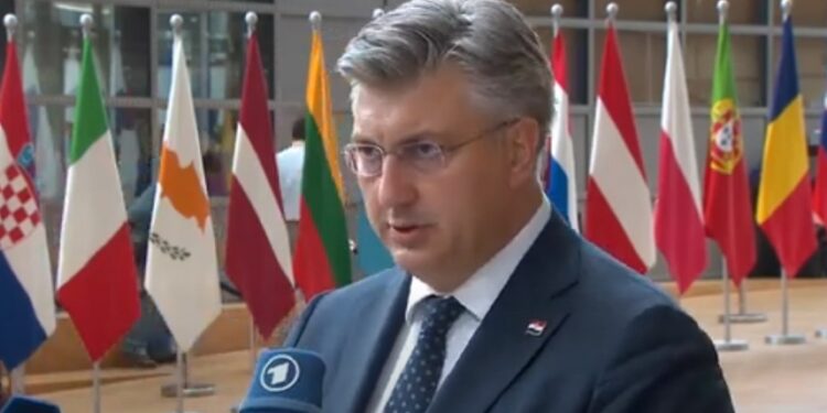 Plenković: Hrvatska želi mir na Kosovu i izbore sa Srbima