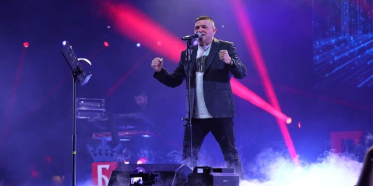 Pevaj, Srbijo: Baja Mali Knindža u centru Beograda napravio muzički spektakl