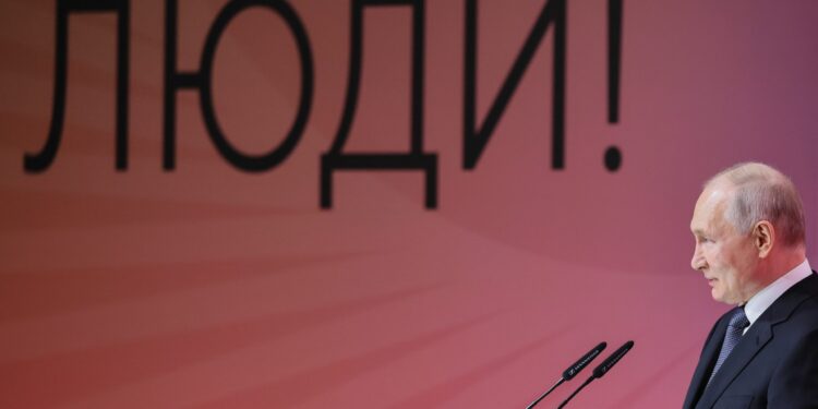 Putin: Sprovodi se projekat stvaranja “anti-Rusije”