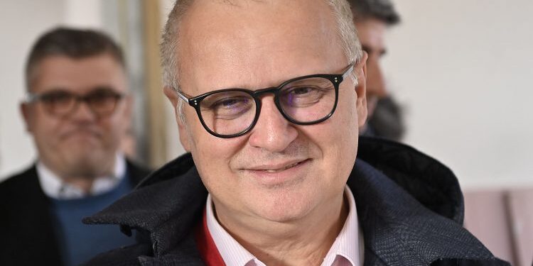 Vesić: Inspekcija da proveri uslove rada na aerodromu, nema zaštićenih