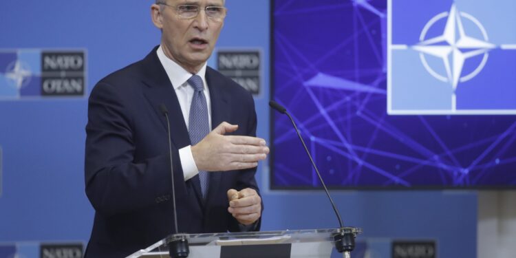 Stoltenberg: NATO nema jedinstven stav o kasetnoj municiji za Ukrajinu