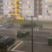 Nestvarna scena u Zemunu: Kontejneri “lete” ulicom (VIDEO)