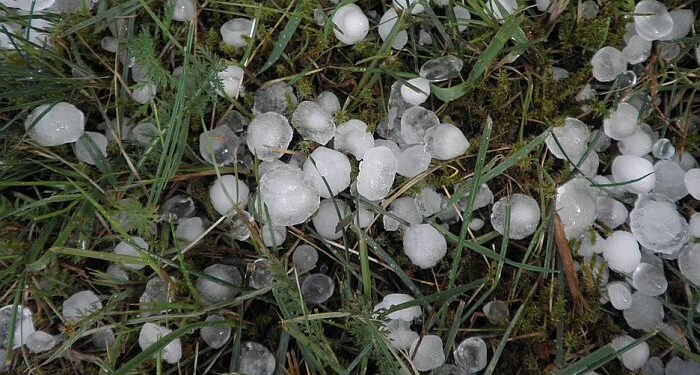 Zaječar pogodilo nevreme sa gradom, ulice bile poplavljene