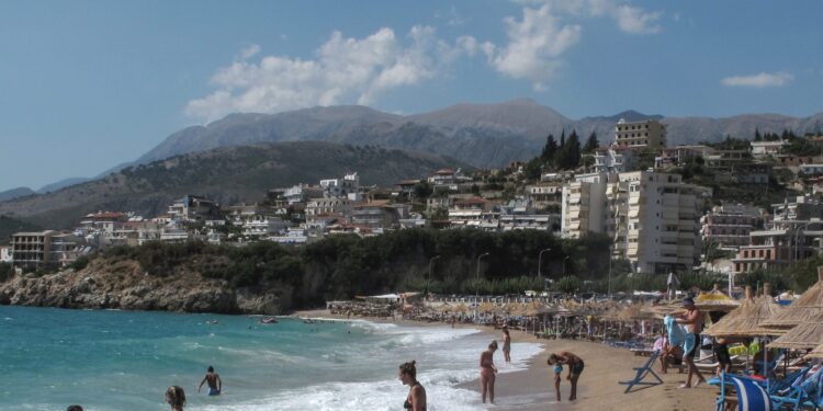 Turista iz Srbije preminuo na plaži u Albaniji