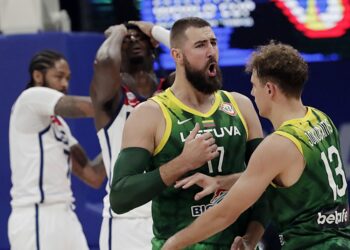 Košarkaši Litvanije pobedili SAD, sa Srbijom u četvrtfinalu Mundobasketa