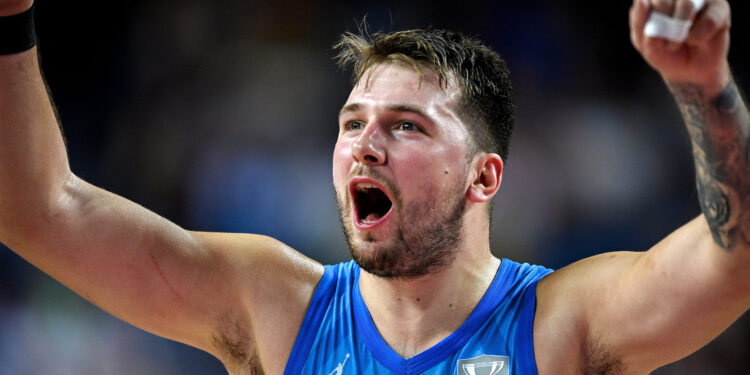 Kad Dončić zapeva “Vidovdan” (VIDEO)