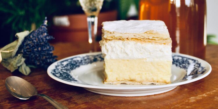 Brisel: Klimatski aktivisti pogodili izvršnog direktora Rajanera sa dve krempite