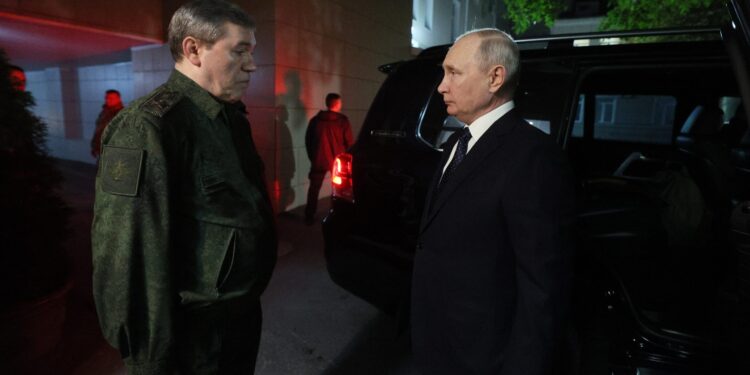 Sve ide po planu: Putin posetio štab ruskih snaga