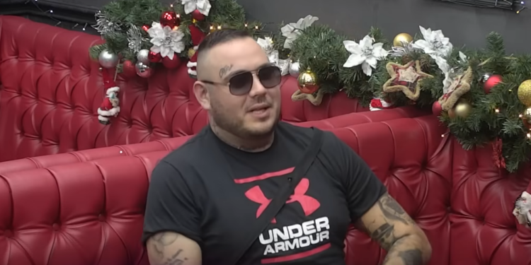 Filip Car pokušava da se opere: Aleksandru deru hormoni i mene isto, kao da nosim blizance