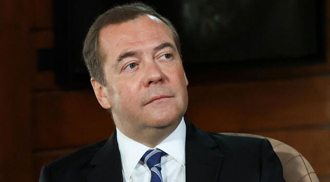Medvedev: Britanski instruktori u Ukrajini biće naša legitimna meta