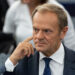 Tusk požuruje Dudu