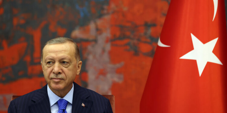Erdogan razmatra kopnenu vojnu operaciju?
