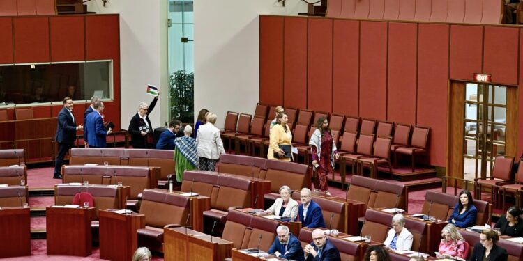 Protest se „prelio“ u Senat