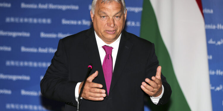 Orban: Ukrajina nije potpisala mirovni sporazum sa Rusijom zbog pritiska SAD