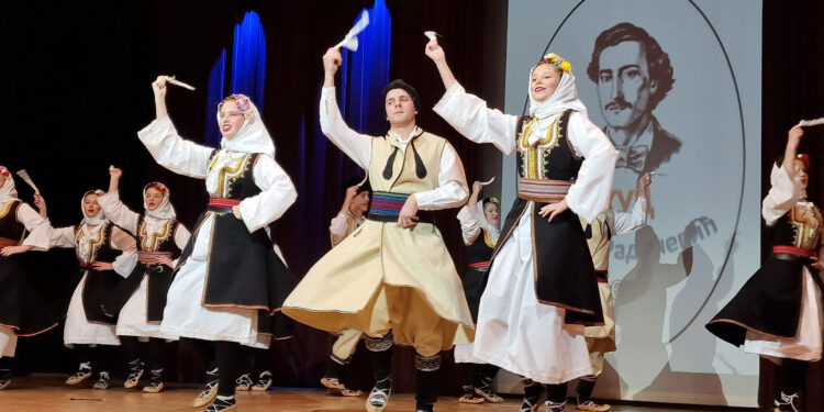 Zaigrali s prijateljima