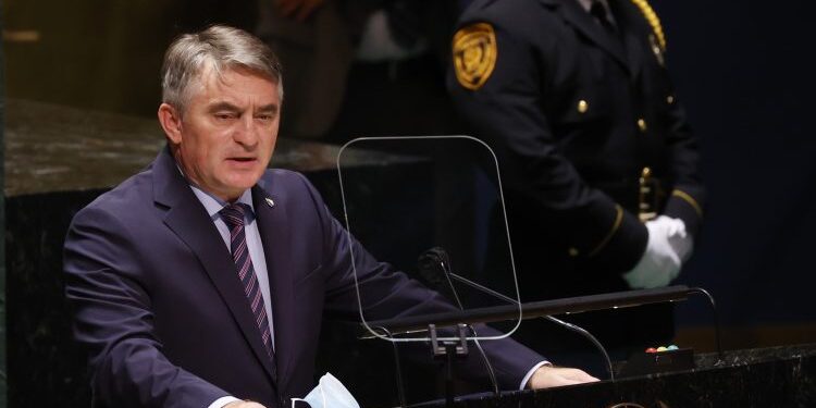 Komšić: Šmit izvršio nezapamćen udar na vladavinu prava u BiH