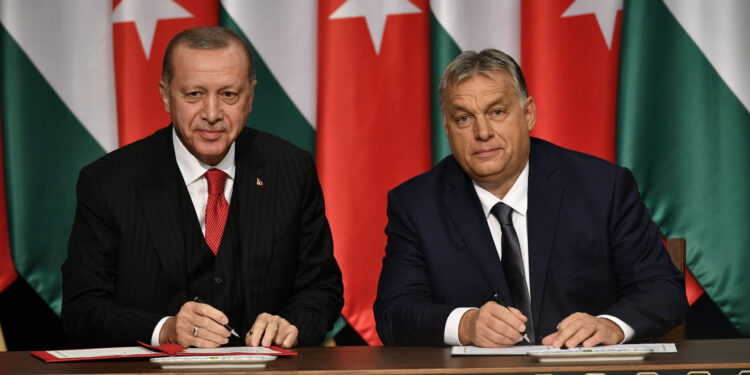 Orban i Erdogan pod pritiskom