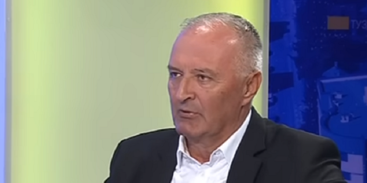 Helez laže smišljeno