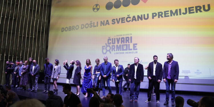 Čuvare pogledalo 100.000 ljudi