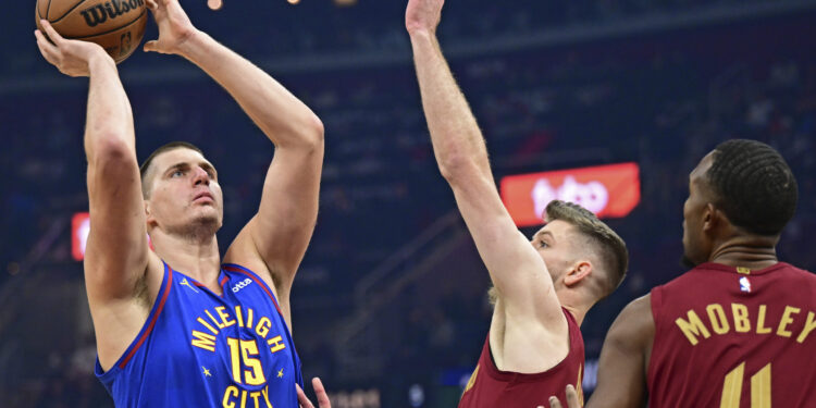 Jokić upisao dabl-dabl u porazu Denvera od Klivlenda