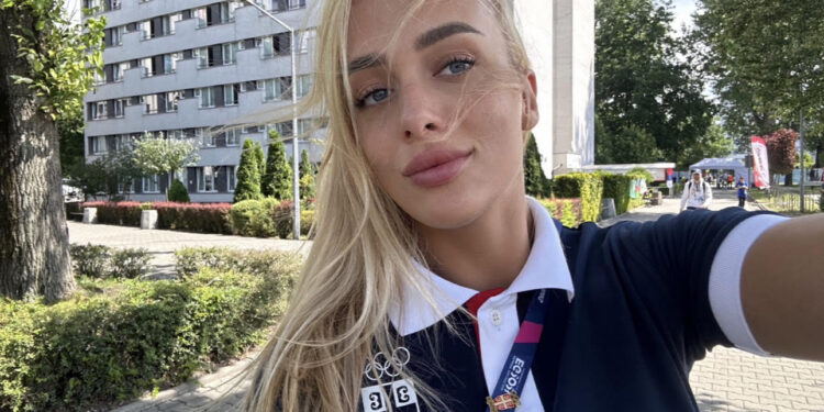 Lepotica u koju su svi gledali na Partizanovoj tribini – šampionka je u džudou (FOTO)