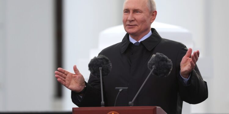 Putin: Ruski vojnici razbijaju iluziju o nepobedivoj zapadnoj vojnoj tehnologiji