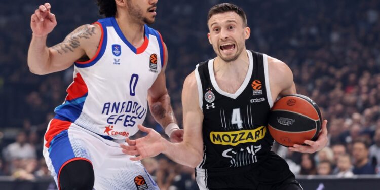 Partizan savladao Efes i ostao u trci za plej in