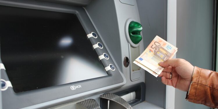 Šta raditi ako bankomat ne isplati novac ili povuče karticu?