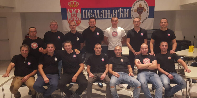 Slava okupila prijatelje