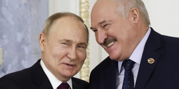 Peskov: Putin imao telefonski razgovor sa Lukašenkom